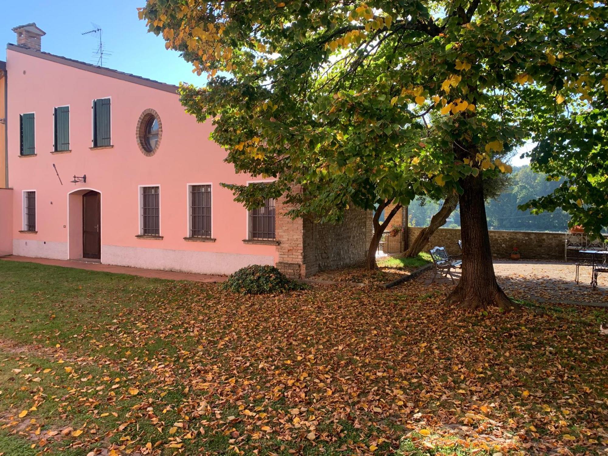 Agriturismo Case In Collina Volta Mantovana Eksteriør billede